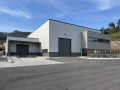 nave-industrial-con-muelle-de-carga-y-oficinas-small-0